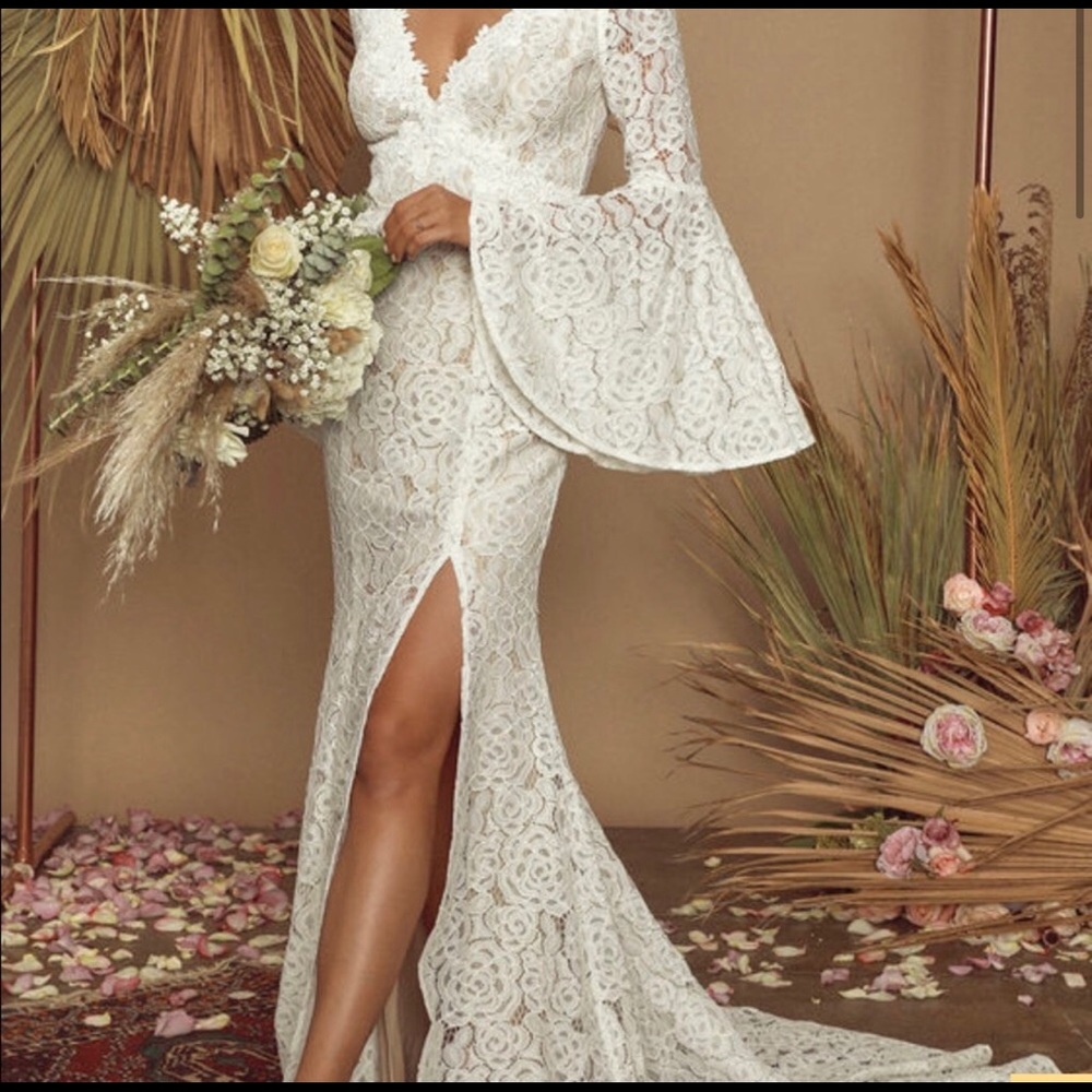 Lulu’s duchess ivory lace bell sleeve wedding dres